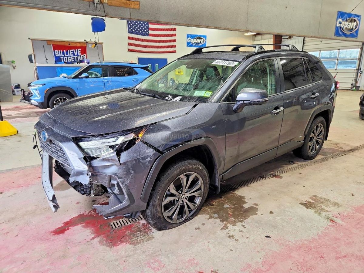 Toyota RAV 4 - фото 4