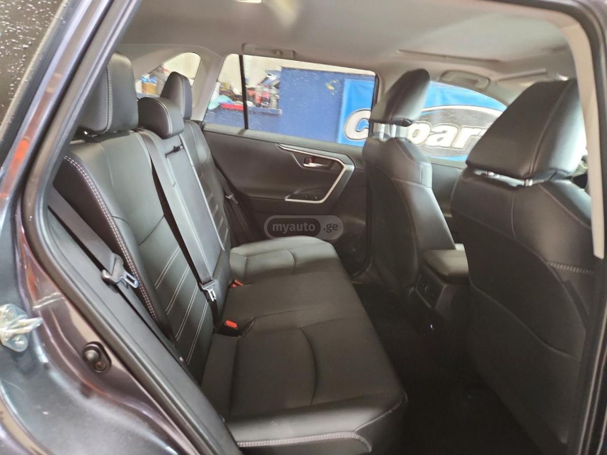 Toyota RAV 4 - фото 7