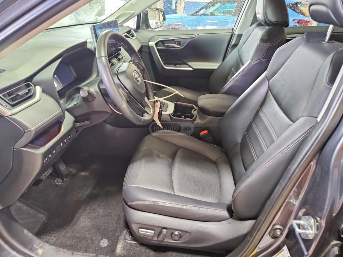 Toyota RAV 4 - фото 8