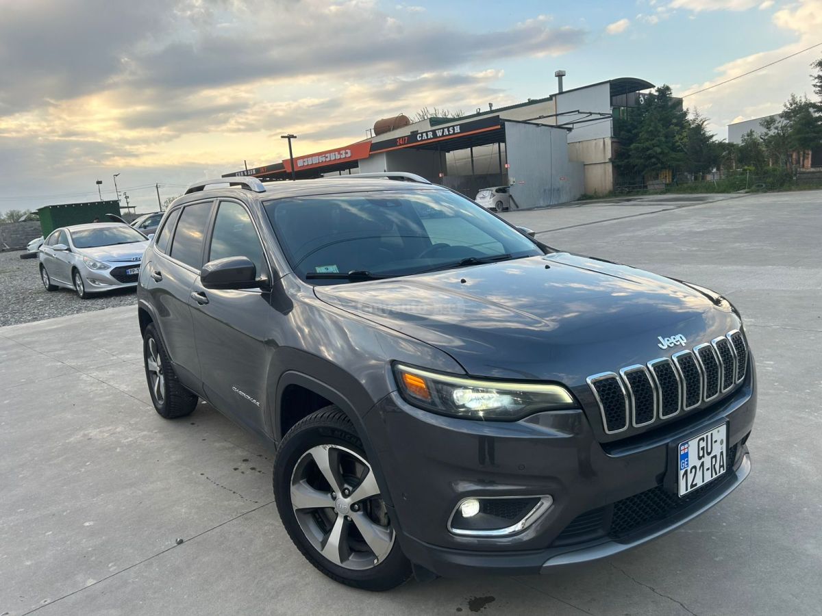 Jeep Cherokee - фото 1