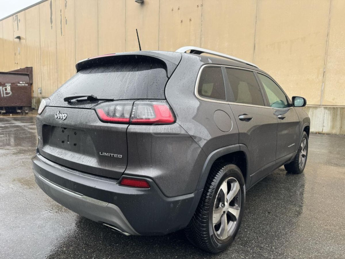Jeep Cherokee - фото 15