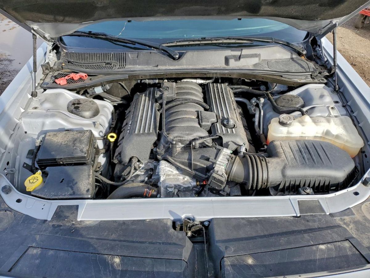 Dodge Challenger - фото 11