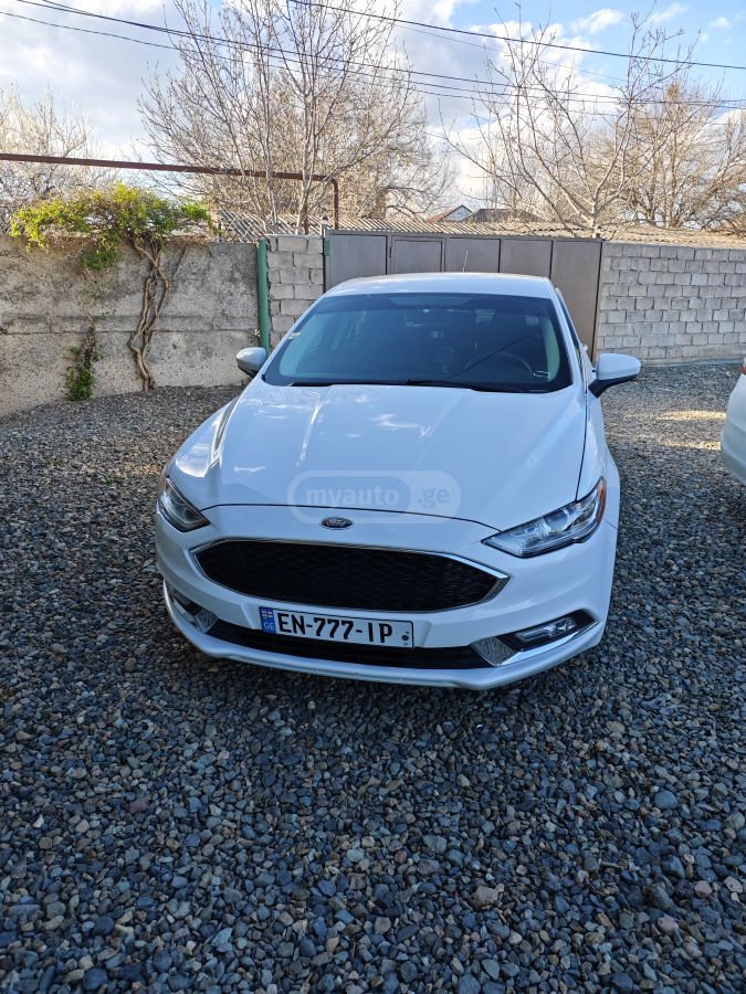 Ford Fusion - фото 1