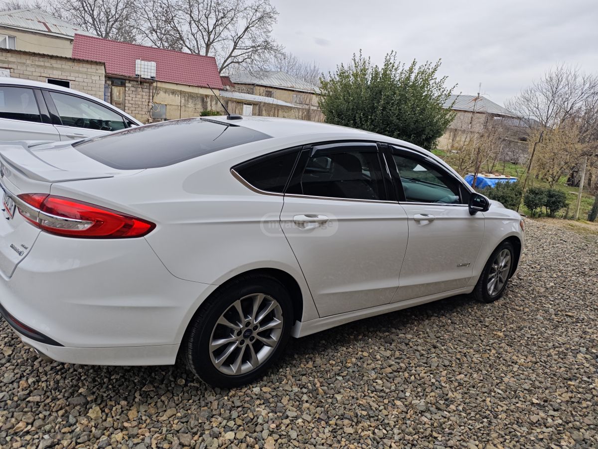 Ford Fusion - фото 4