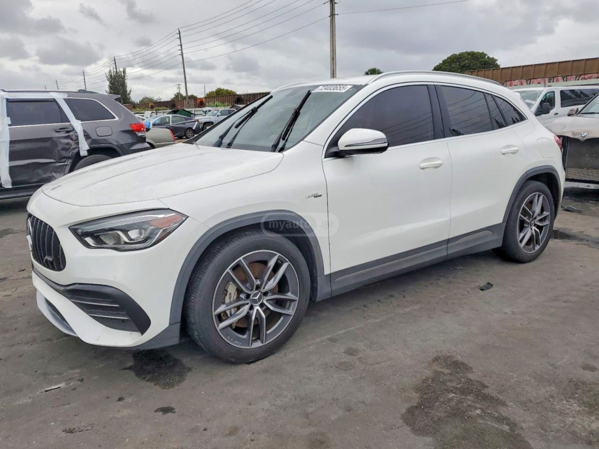 Mercedes-Benz GLA 350 2021 — миниатюра 1