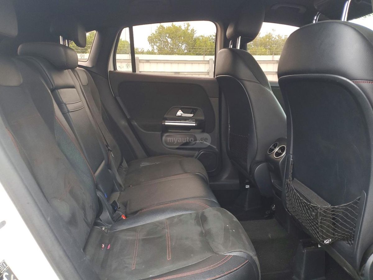 Mercedes-Benz GLA 350 2021 — миниатюра 11