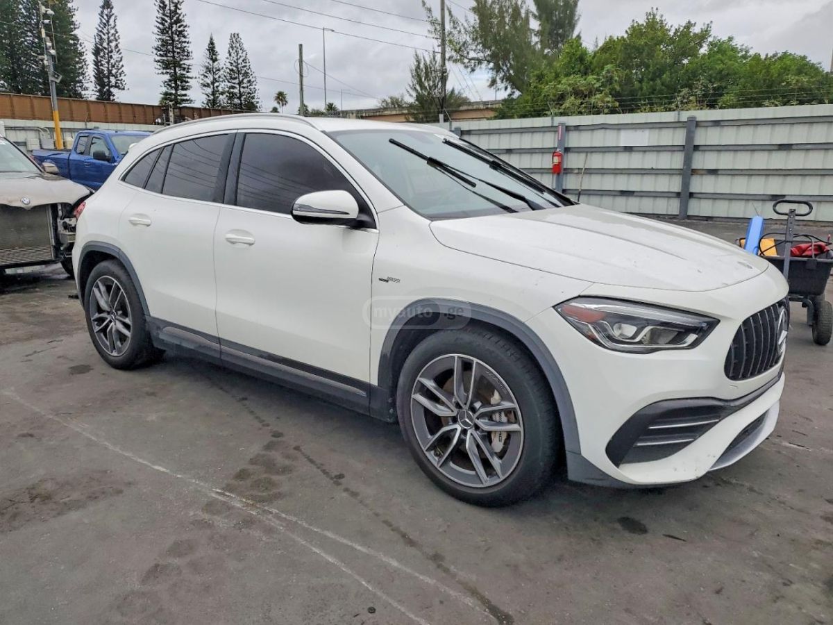 Mercedes-Benz GLA 350 2021 — миниатюра 4