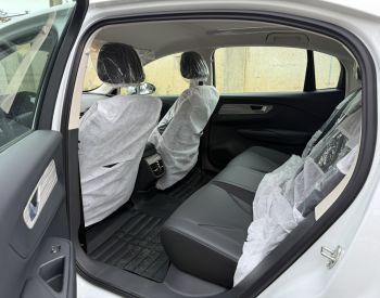 Hongqi E-QM 5 