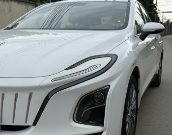 Hongqi E-QM 5 