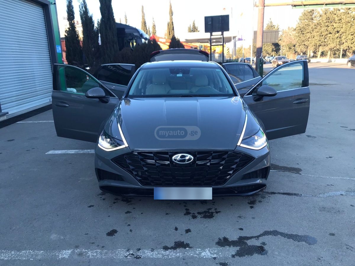Hyundai Sonata - фото 1