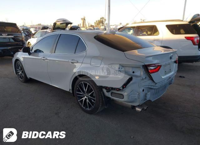 Toyota Camry - фото 3