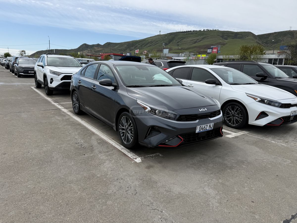 Kia Forte - фото 1