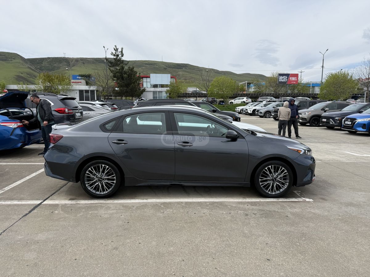 Kia Forte - фото 6