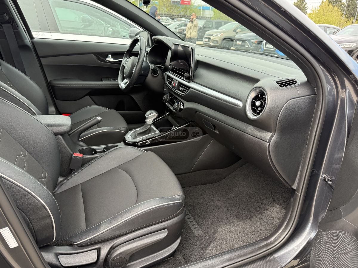 Kia Forte - фото 7