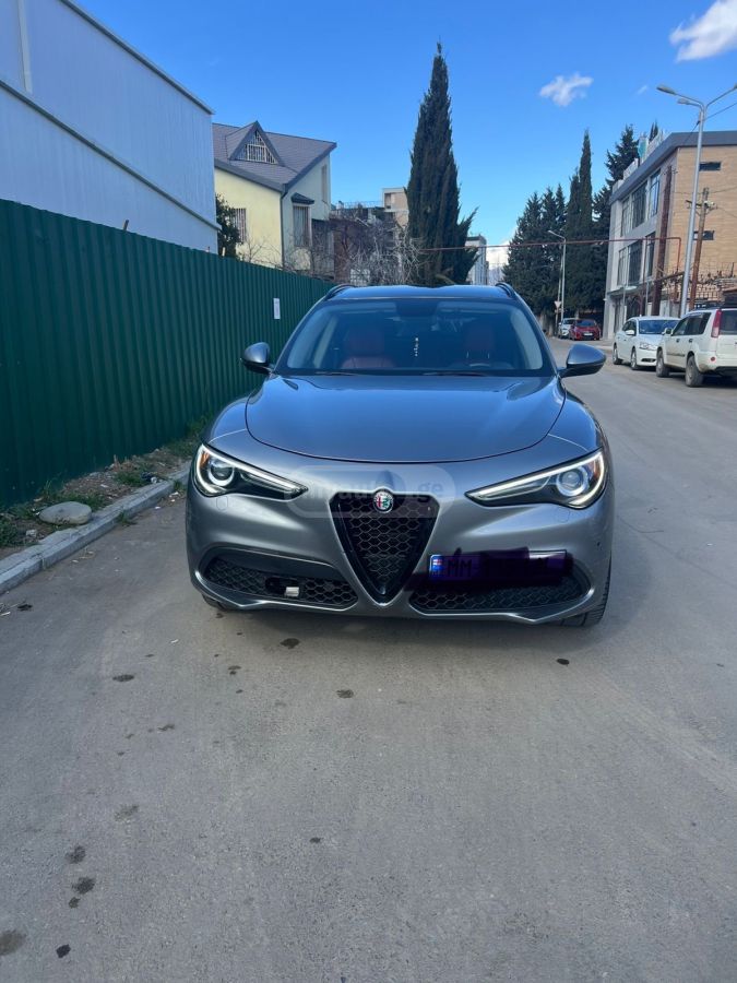 Alfa Romeo Stelvio - фото 1