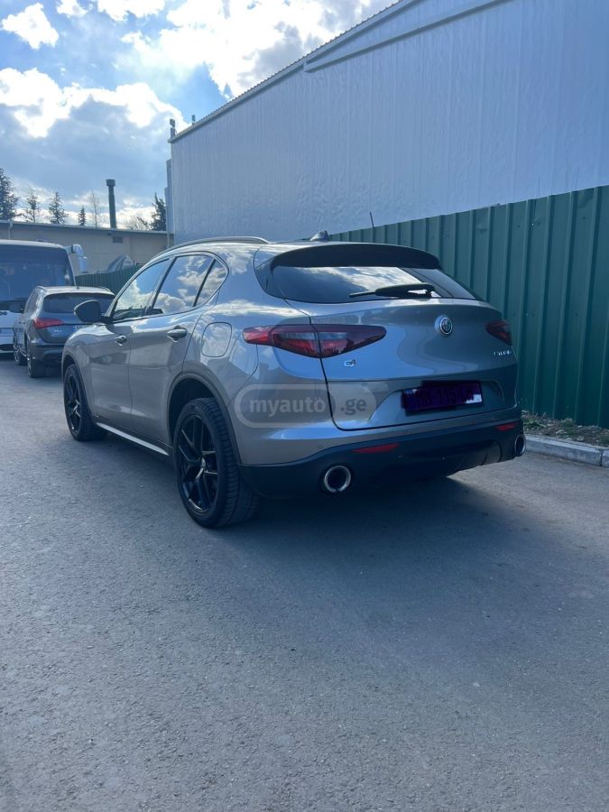 Alfa Romeo Stelvio - фото 6