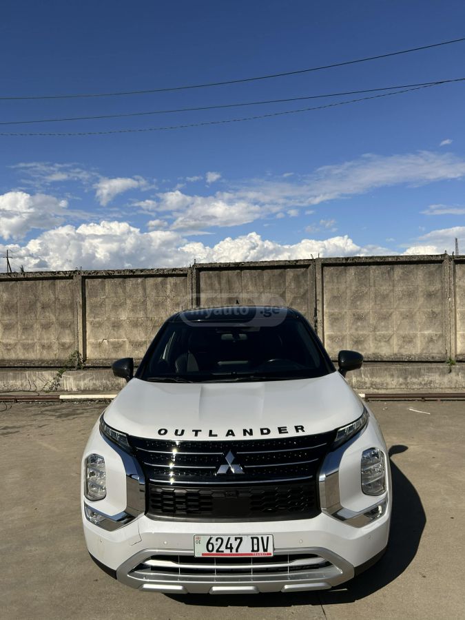 Mitsubishi Outlander - фото 2