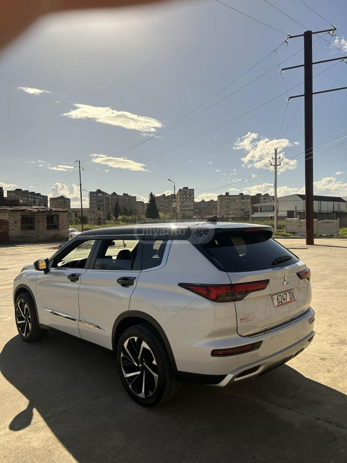 Mitsubishi Outlander - фото 6