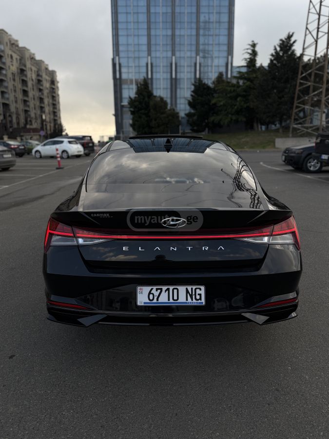 Hyundai Elantra - фото 3