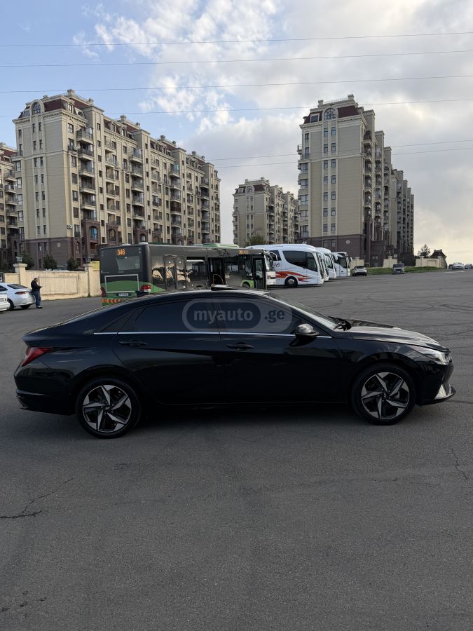 Hyundai Elantra - фото 7