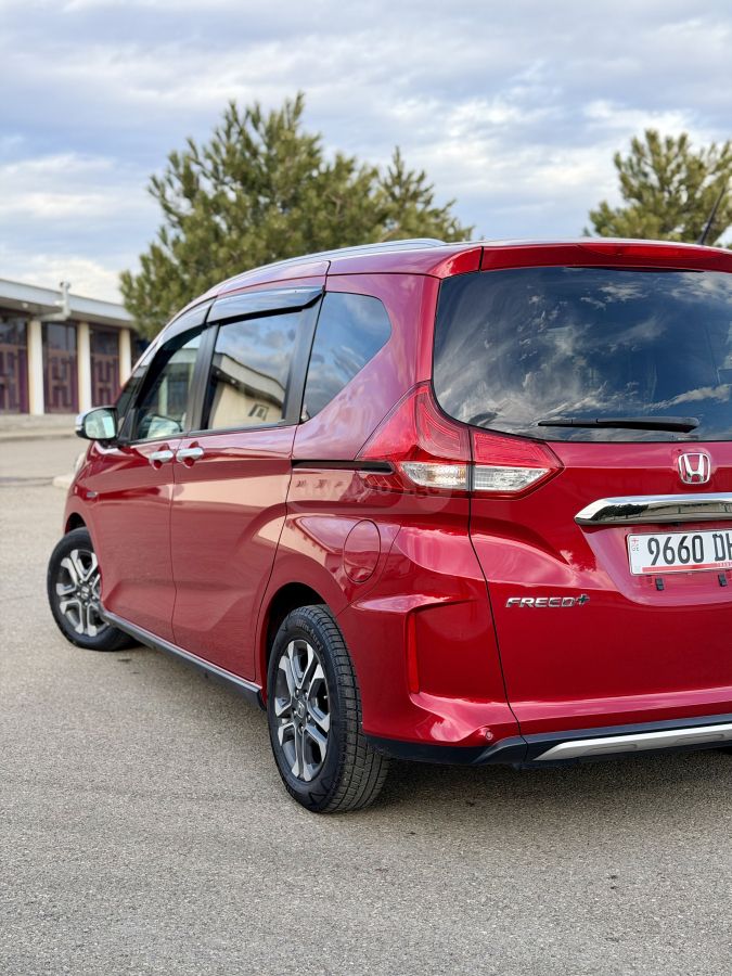 Honda Freed - фото 5