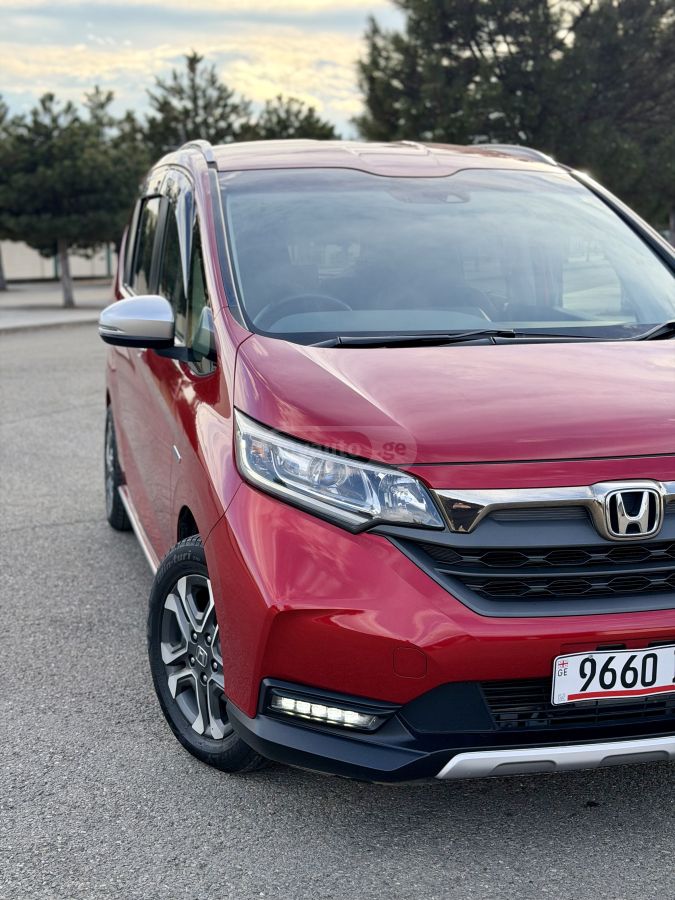 Honda Freed - фото 6