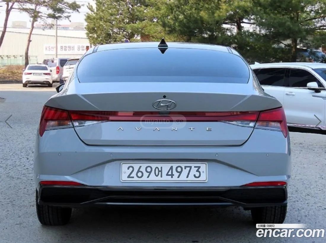 Hyundai Elantra - фото 4