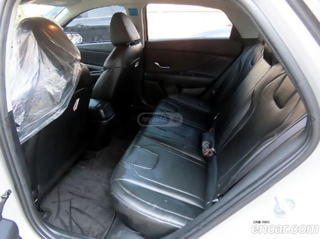 Hyundai Elantra - фото 6