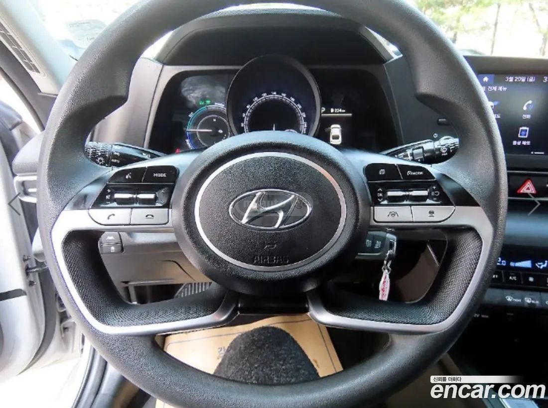 Hyundai Elantra - фото 8