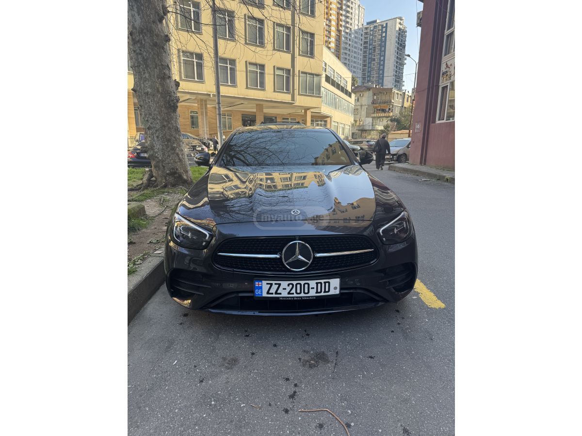 Mercedes-Benz E 220 - фото 1