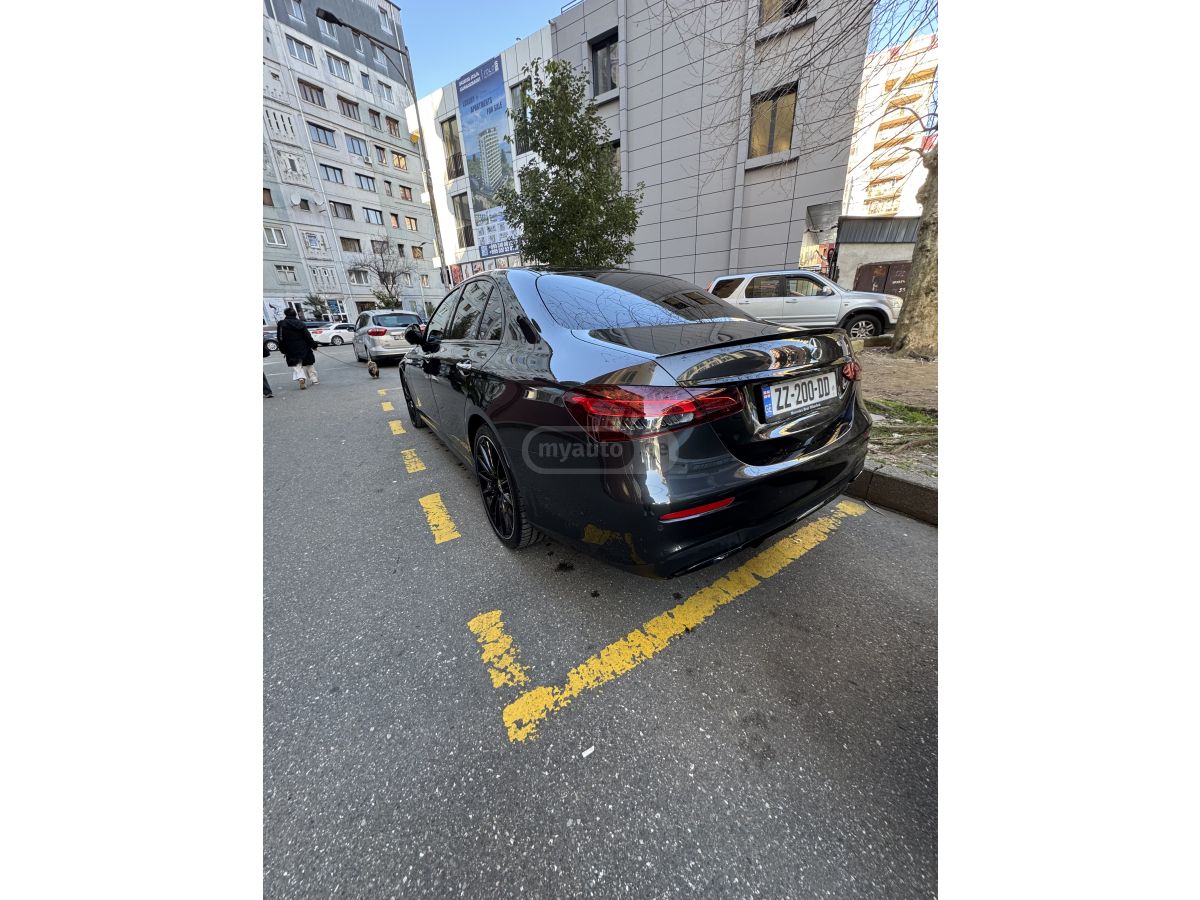 Mercedes-Benz E 220 - фото 4