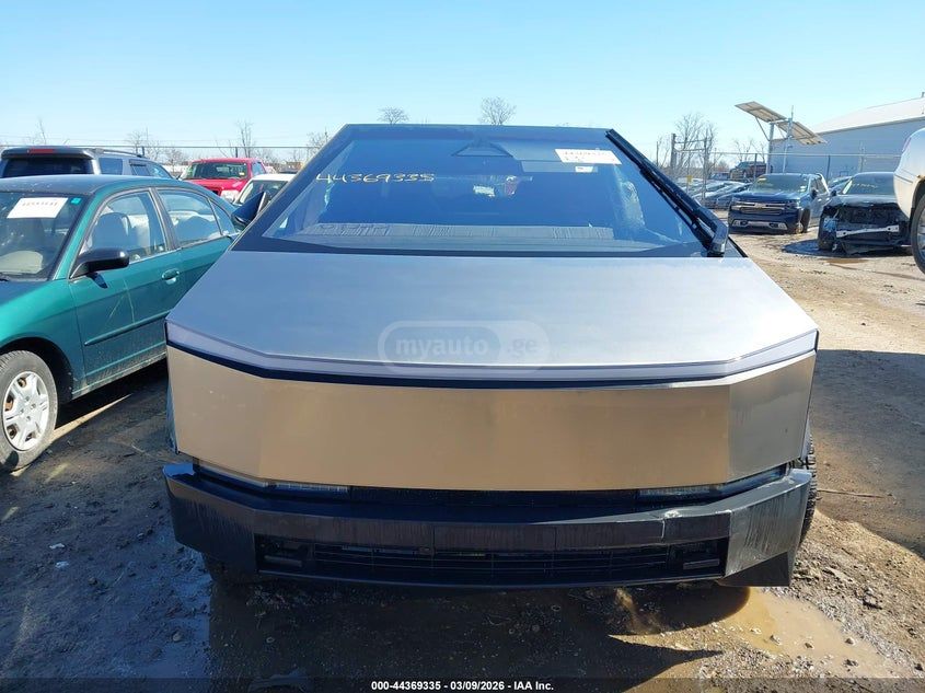 Tesla Cybertruck 2025 — миниатюра 12