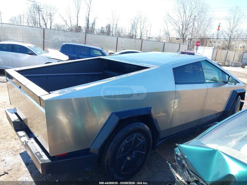Tesla Cybertruck 2025 — миниатюра 13