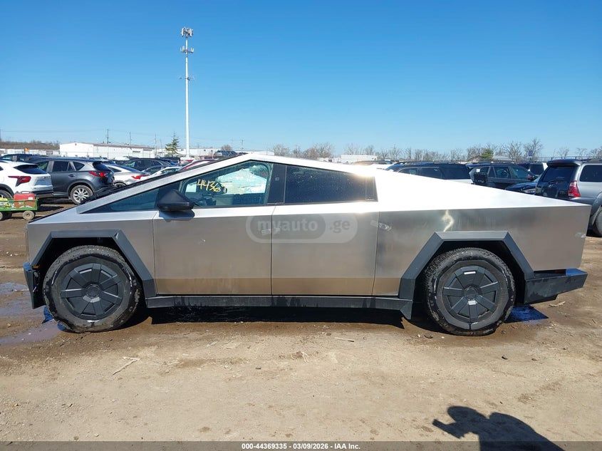 Tesla Cybertruck 2025 — миниатюра 14