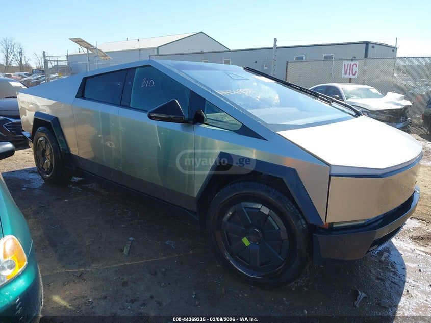Tesla Cybertruck 2025 — миниатюра 2