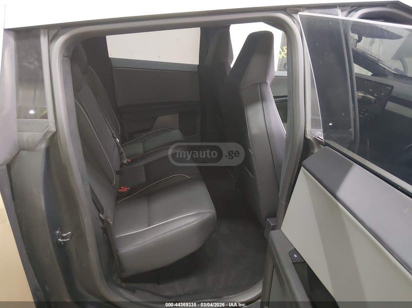 Tesla Cybertruck 2025 — миниатюра 8