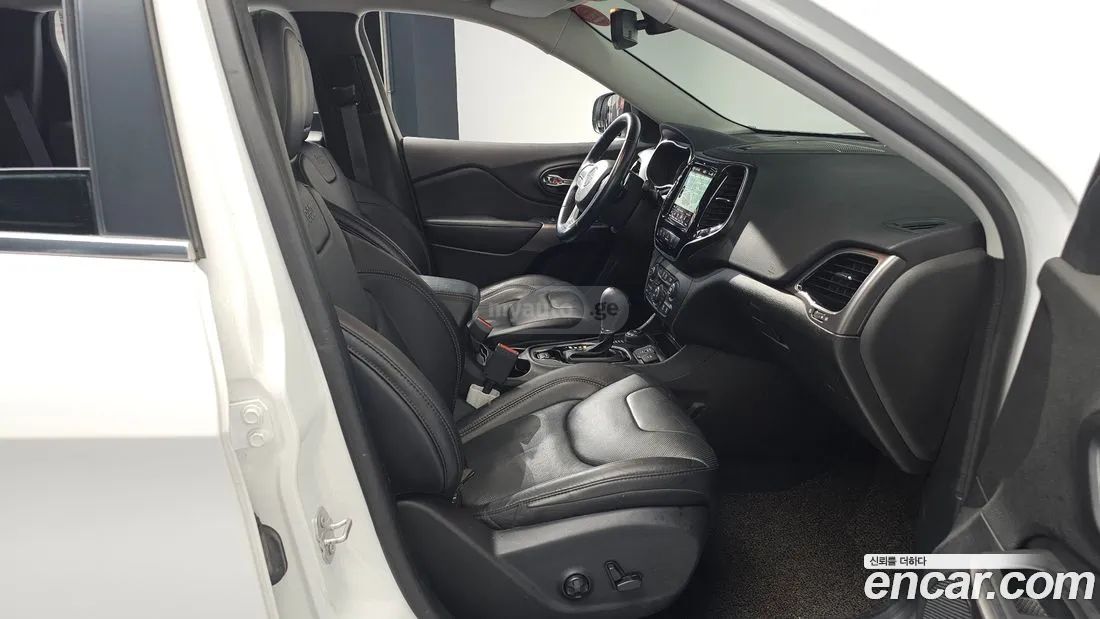 Jeep Cherokee - фото 11