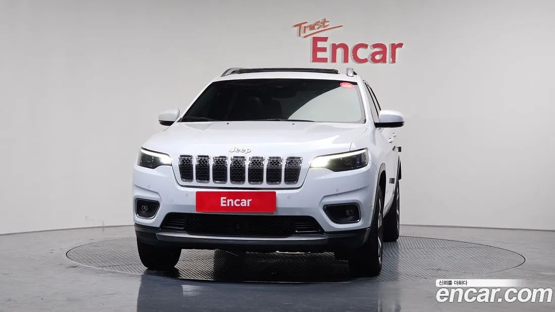 Jeep Cherokee - фото 3