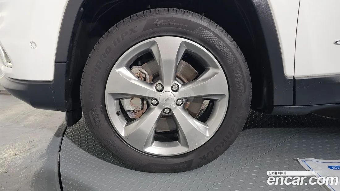 Jeep Cherokee - фото 5