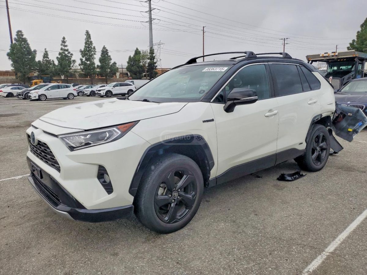 Toyota RAV 4 - фото 1