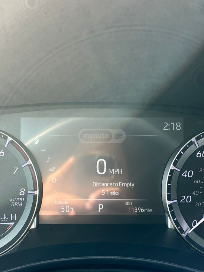 Toyota LE 4dr All-Wheel Drive Automat — миниатюра 11