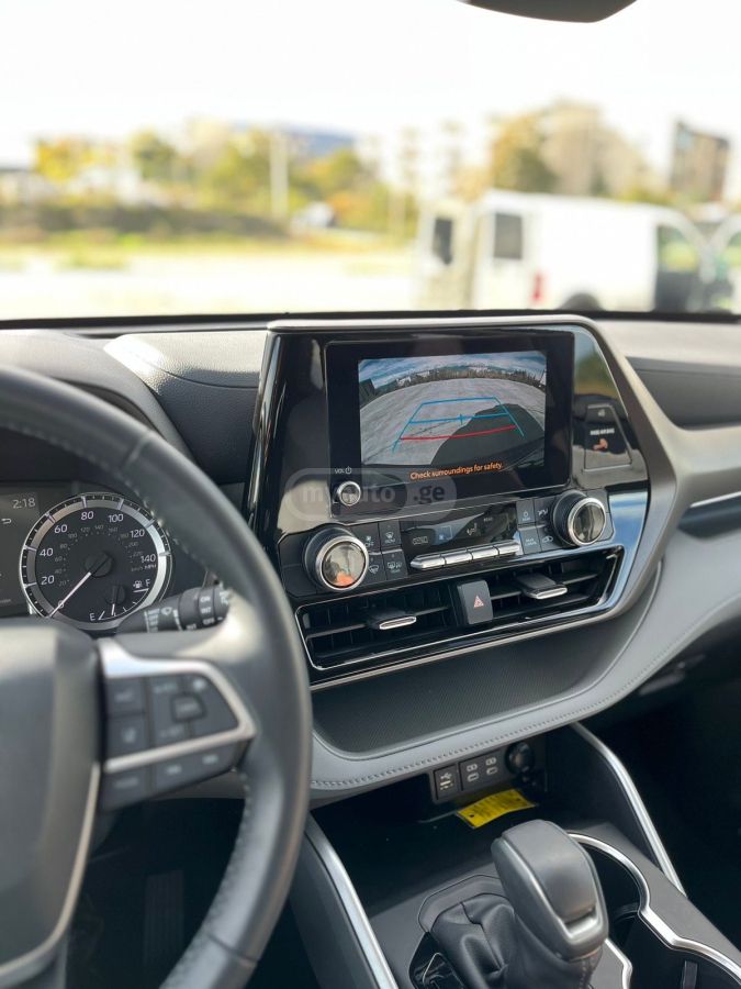 Toyota LE 4dr All-Wheel Drive Automat — миниатюра 12