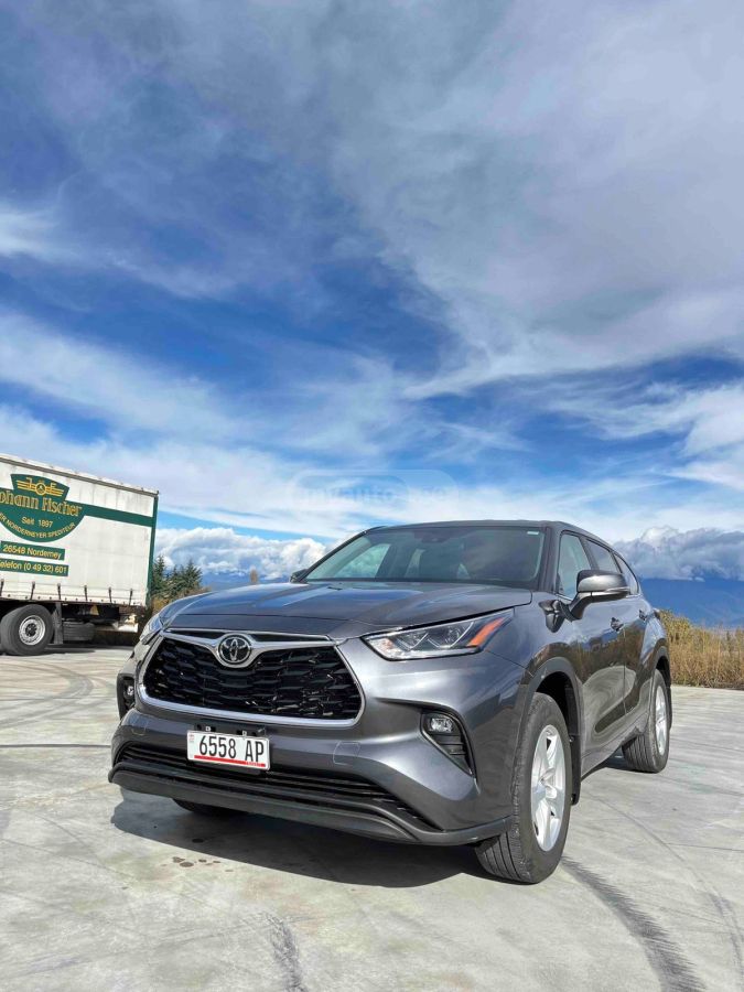 Toyota LE 4dr All-Wheel Drive Automat — миниатюра 3