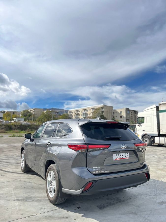 Toyota LE 4dr All-Wheel Drive Automat — миниатюра 5