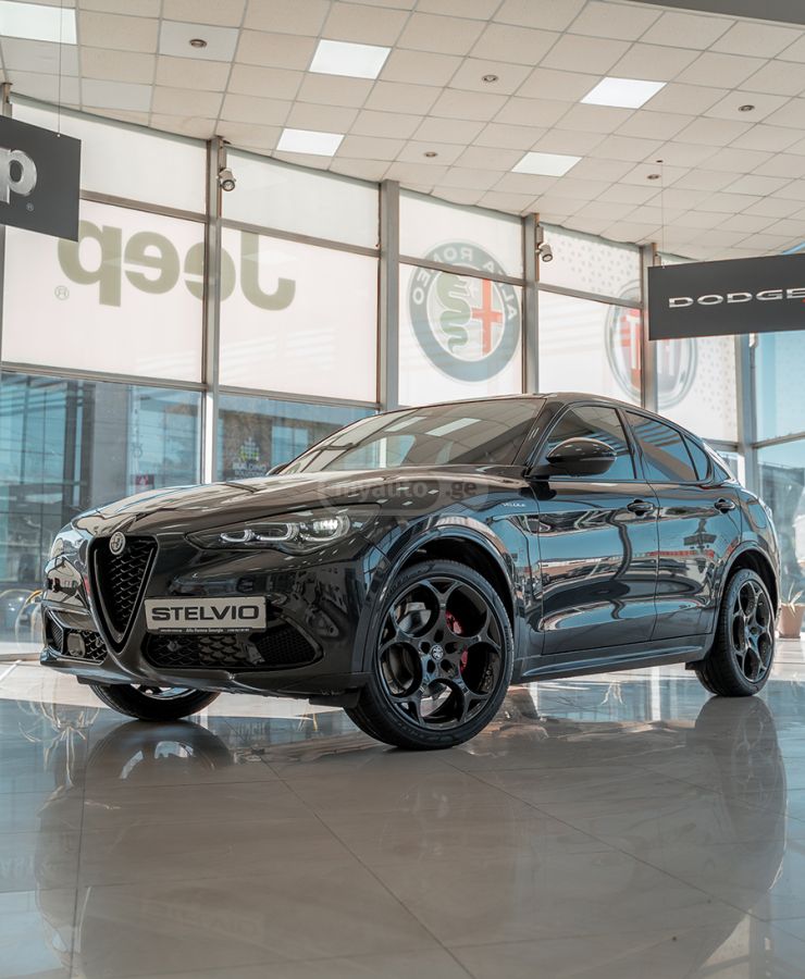 Alfa Romeo Stelvio - фото 1