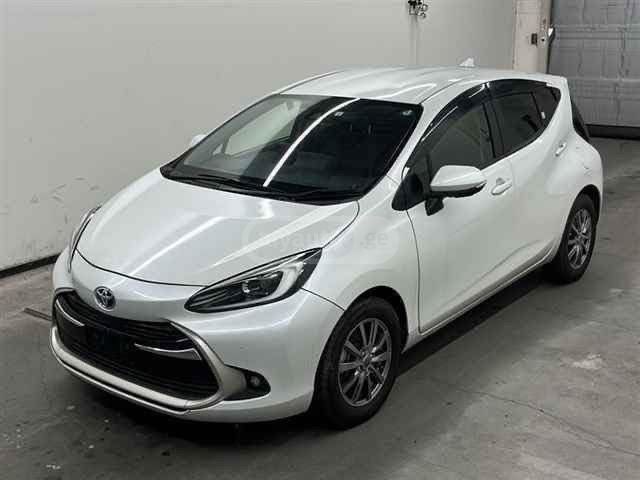 Toyota Aqua - фото 14