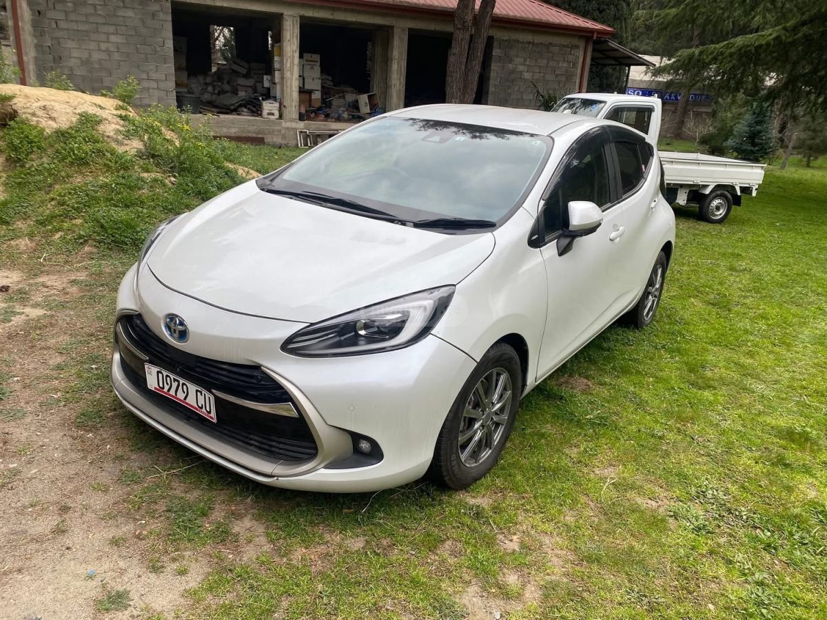 Toyota Aqua - фото 3