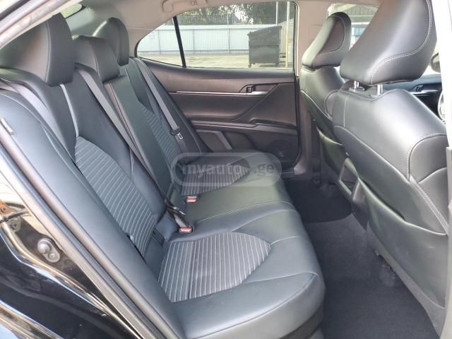 Toyota SE Nightshade 4dr Front-Wheel — миниатюра 5