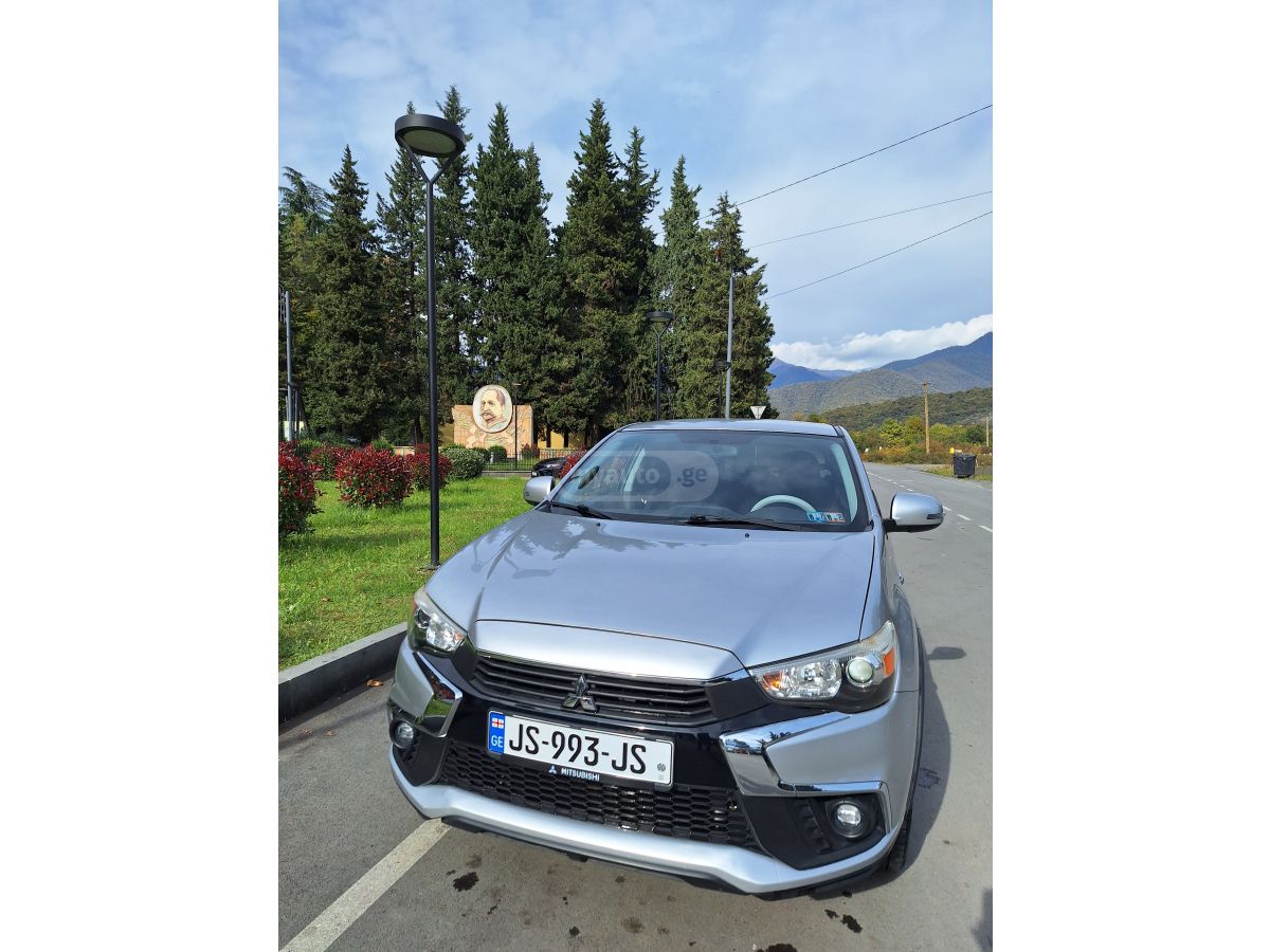 Mitsubishi Outlander Sport - фото 1