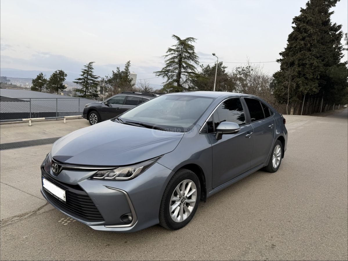 Toyota Corolla - фото 2